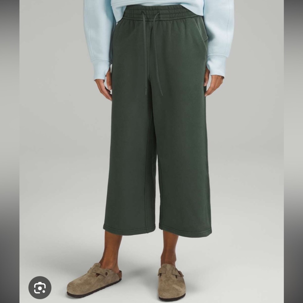lululemon Loungeful HR Wide Leg Crop Size 4 Smoked Spruce